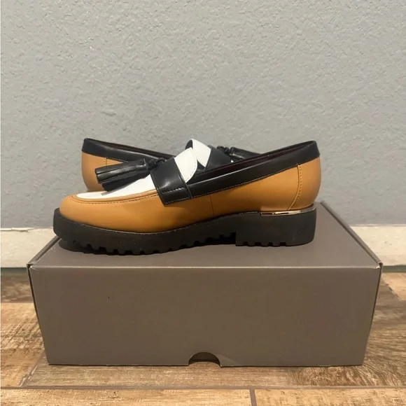 NIB Franco Sarto Carolynn Tassel Loafer Size 6.5 - Picture 3 of 8